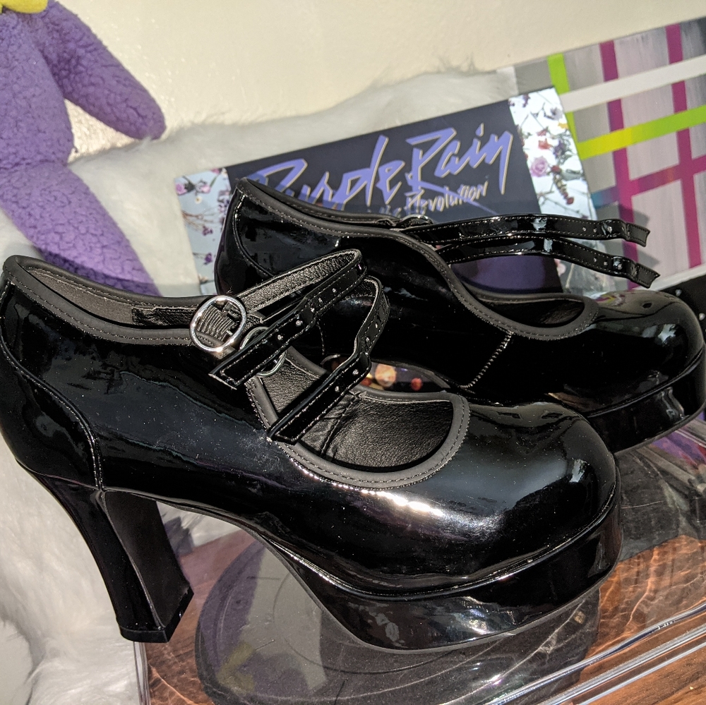 T•U•K heels